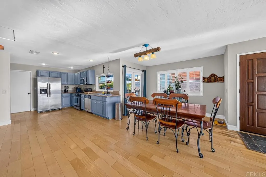 https://cdn.realtyfeed.com/cdn/127/307083266/24d2eaa56bde62c6f054f04c76239c91.webp