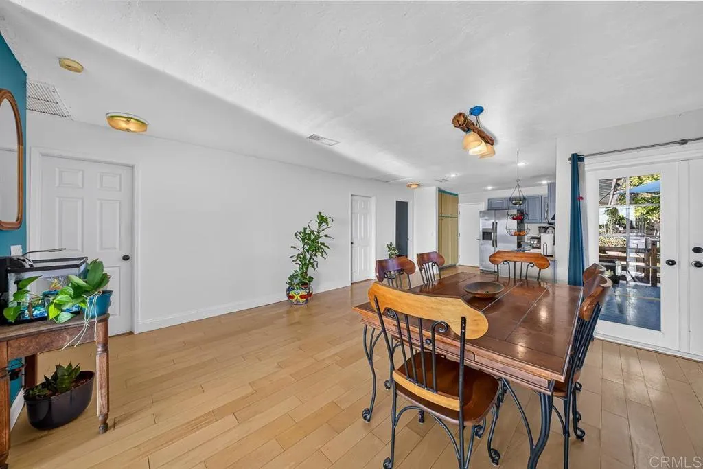 https://cdn.realtyfeed.com/cdn/127/307083266/2fe04954a29d9053dd7ecdd2eaf09845.webp