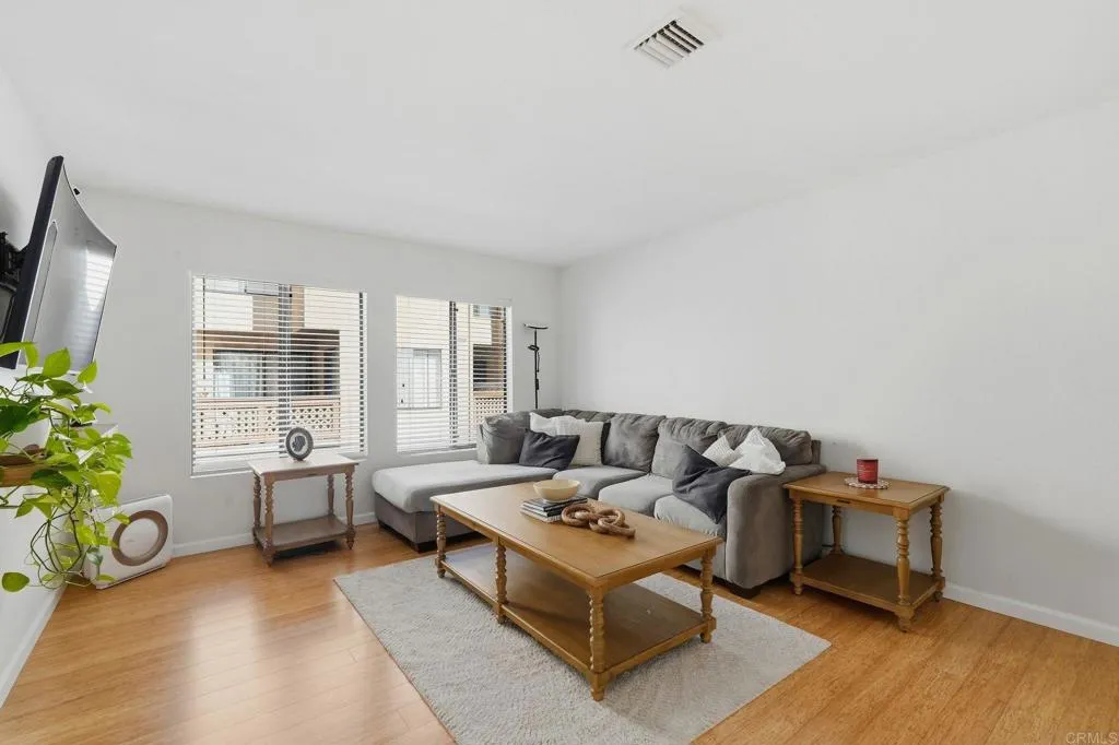 https://cdn.realtyfeed.com/cdn/127/307083269/270d74e94f3508dabbb8ea638275caaf.webp