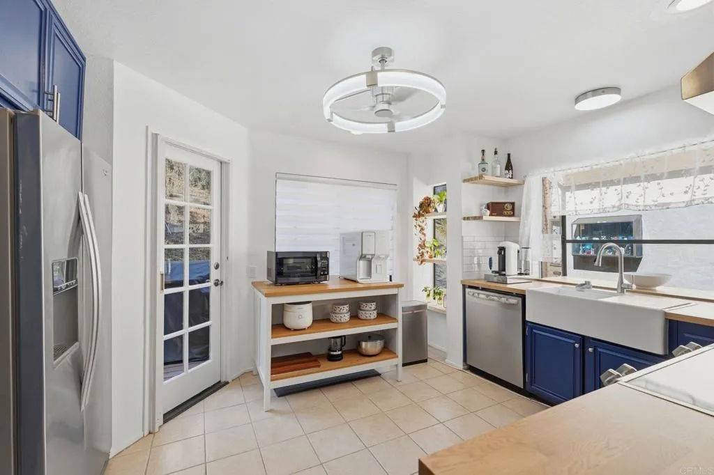 https://cdn.realtyfeed.com/cdn/127/307083269/8acebb45412988b6d80ddd2ffbe24486.webp