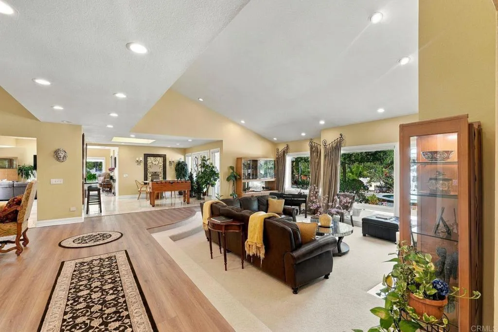https://cdn.realtyfeed.com/cdn/127/307083345/023f89eaf989fe960697eeb399def84b.webp