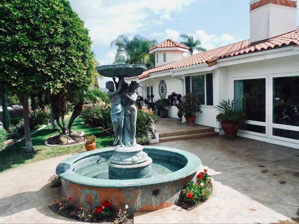 https://cdn.realtyfeed.com/cdn/127/307083345/05ba8f77005fd152fc2ad211cda58245.webp