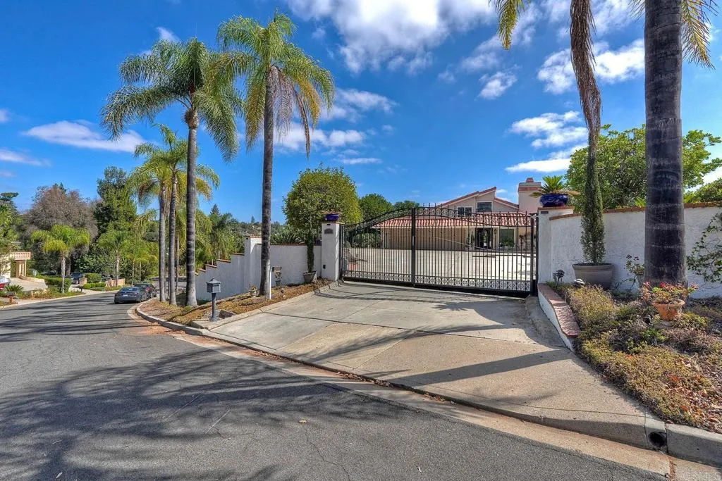 https://cdn.realtyfeed.com/cdn/127/307083345/236b852ca01ad26293157c92748910fa.webp