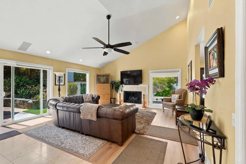 https://cdn.realtyfeed.com/cdn/127/307083345/3de4b4984d6d858f22f27e467b1663ed.webp