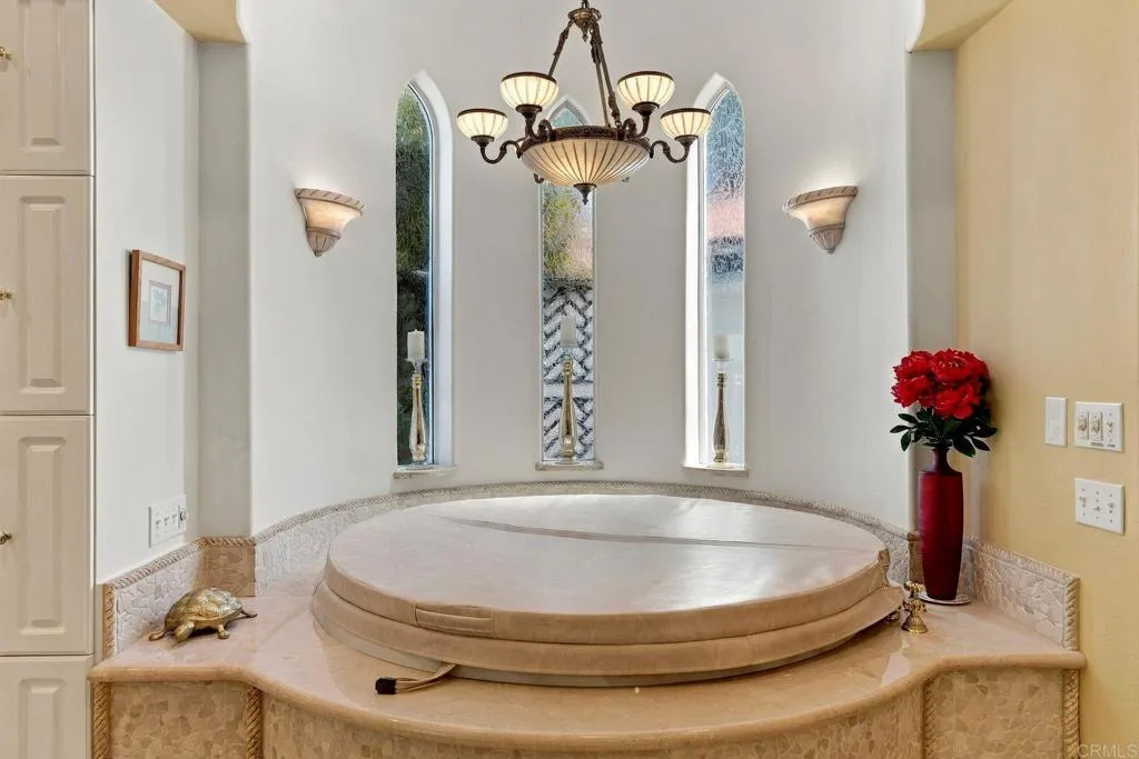 https://cdn.realtyfeed.com/cdn/127/307083345/4ddcb389a60e48282f9a1e12a0f1725f.webp