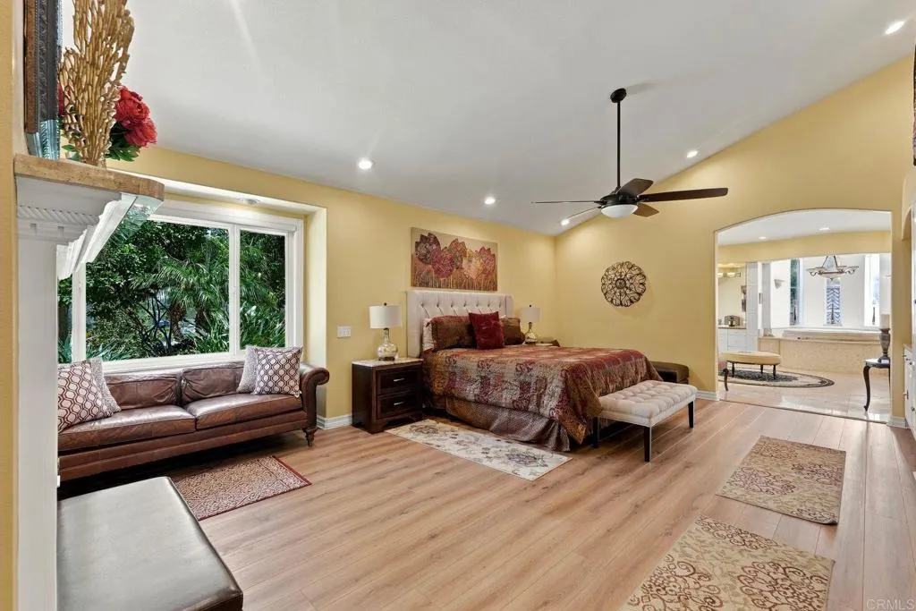 https://cdn.realtyfeed.com/cdn/127/307083345/a4e7b09cea3a434f5bf7ff78e6cd91c2.webp