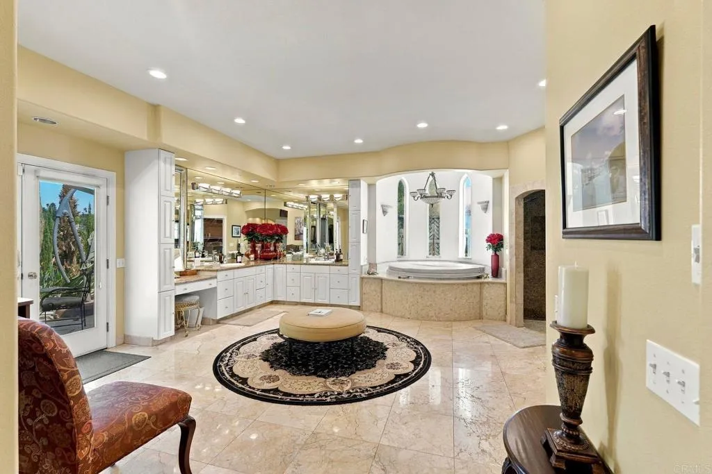 https://cdn.realtyfeed.com/cdn/127/307083345/bf13b21cdaa9266ca6c54964f74067bb.webp