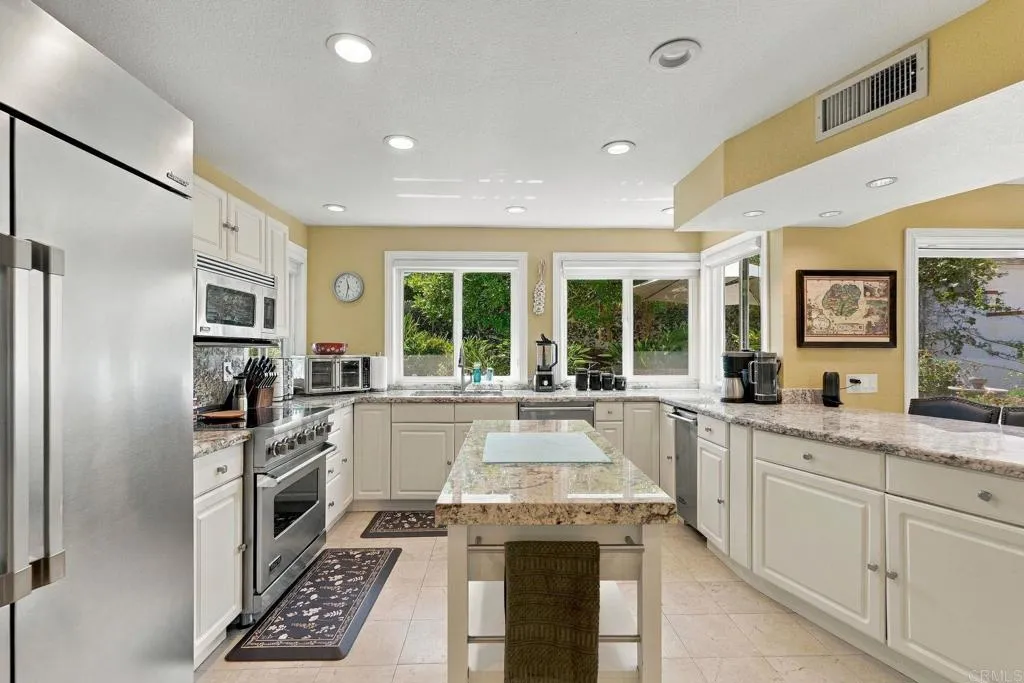 https://cdn.realtyfeed.com/cdn/127/307083345/d025a5ee5b6a302292906882861f147b.webp