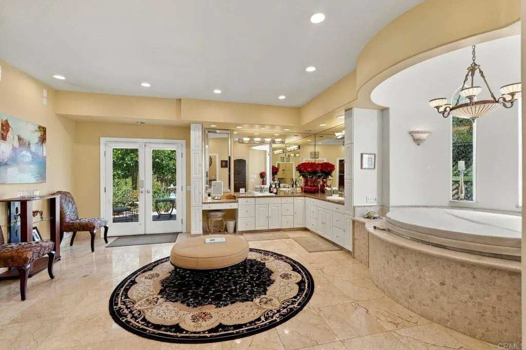 https://cdn.realtyfeed.com/cdn/127/307083345/e13ceafe39d5132483dc6cc18fda0413.webp