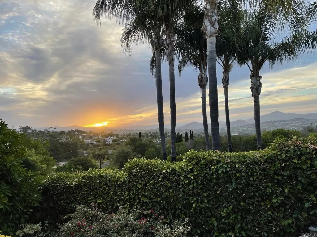 https://cdn.realtyfeed.com/cdn/127/307083345/e981f710eb6b9740a3424dbe0fde49e4.webp