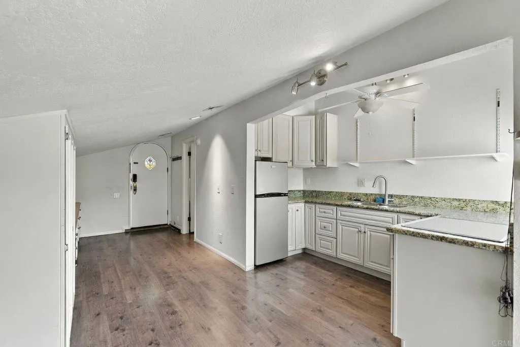 https://cdn.realtyfeed.com/cdn/127/307083345/f06bee0ee602b2b8158072cb59819475.webp