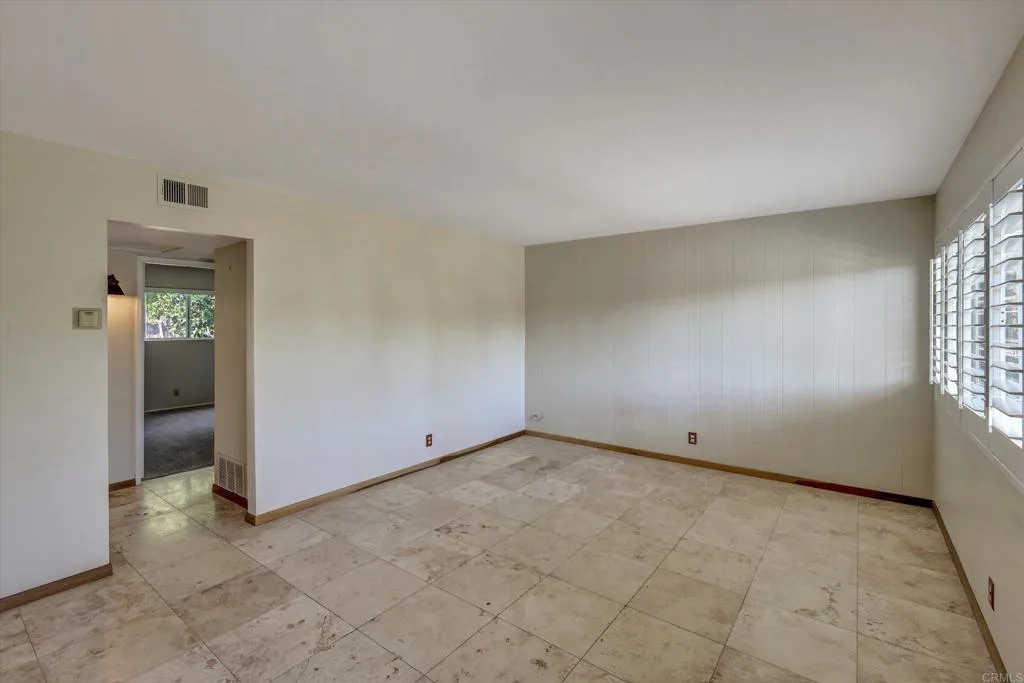 https://cdn.realtyfeed.com/cdn/127/307083395/4339f39b882f201bf1aad066ca441b10.webp