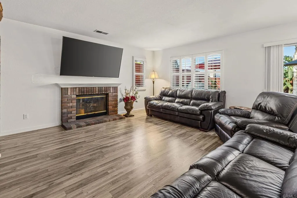 https://cdn.realtyfeed.com/cdn/127/307083400/3cd7048537873c1aadd5403b7e3959e1.webp