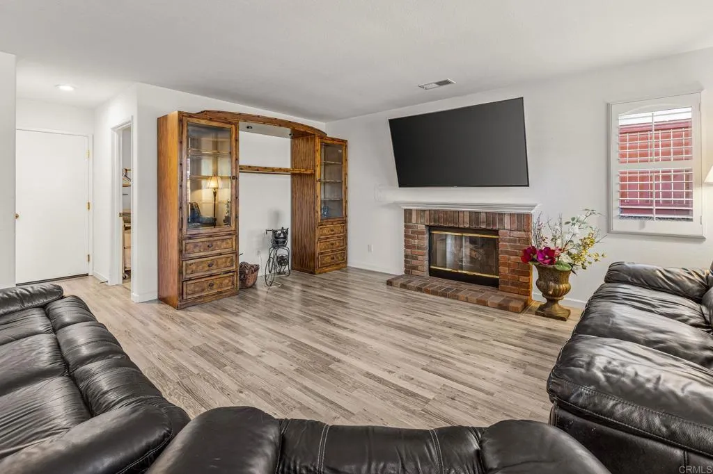 https://cdn.realtyfeed.com/cdn/127/307083400/8252a5f4193363ea19d88444cfa46a90.webp