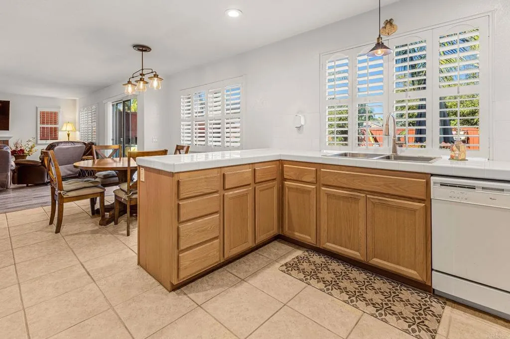 https://cdn.realtyfeed.com/cdn/127/307083400/fb60e1754c11ff213709eb3751883528.webp