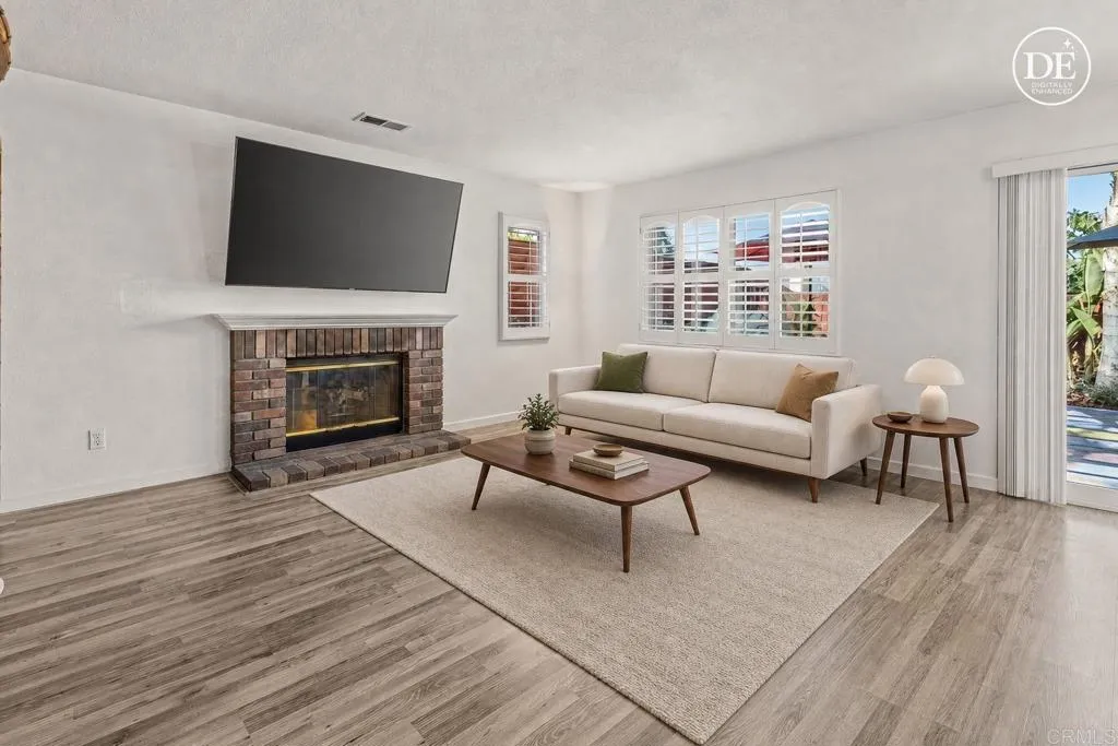 https://cdn.realtyfeed.com/cdn/127/307083400/fc1f7546e58b46003211569515865f8e.webp