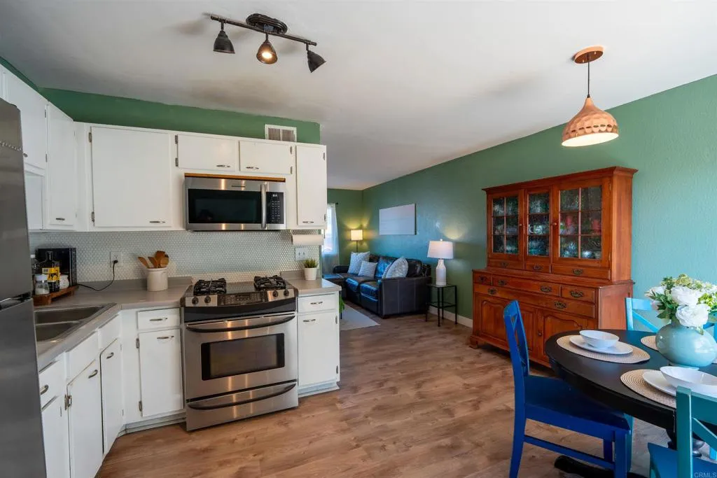 https://cdn.realtyfeed.com/cdn/127/307083462/3f8ec23f263df8048f02e2020a7f7799.webp