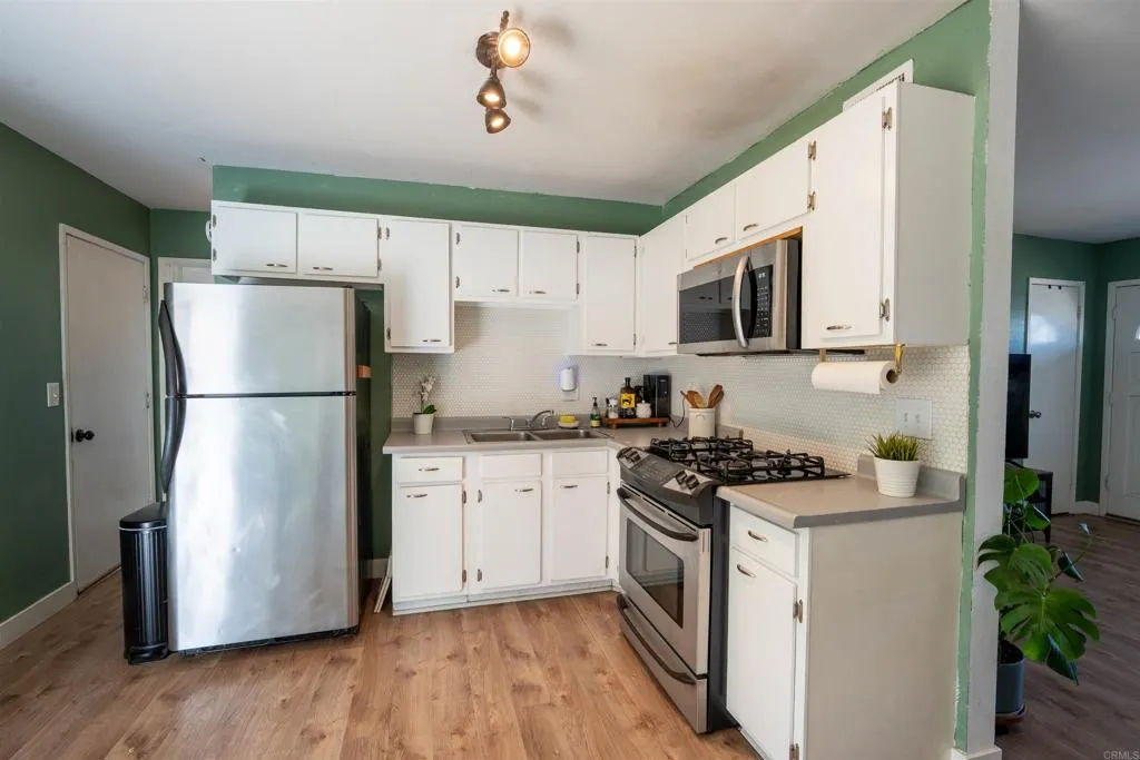 https://cdn.realtyfeed.com/cdn/127/307083462/fc1516ddadca943299c7caf0befa1c22.webp