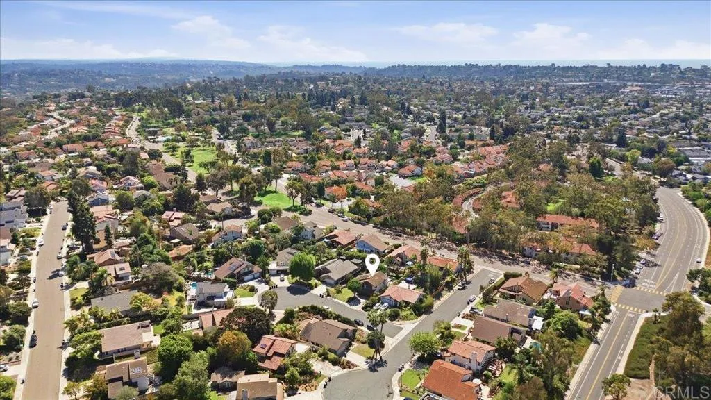 https://cdn.realtyfeed.com/cdn/127/307083604/f46dd3211eca8446ef77430c9e381f53.webp