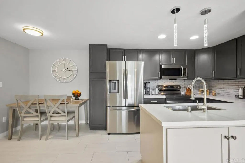 https://cdn.realtyfeed.com/cdn/127/307083631/642bfb7c0fd019abf7d13155d18067fa.webp
