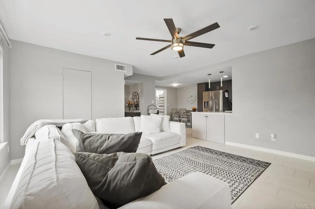 https://cdn.realtyfeed.com/cdn/127/307083631/827a7bcacda85d0a5a2530e34385d3df.webp