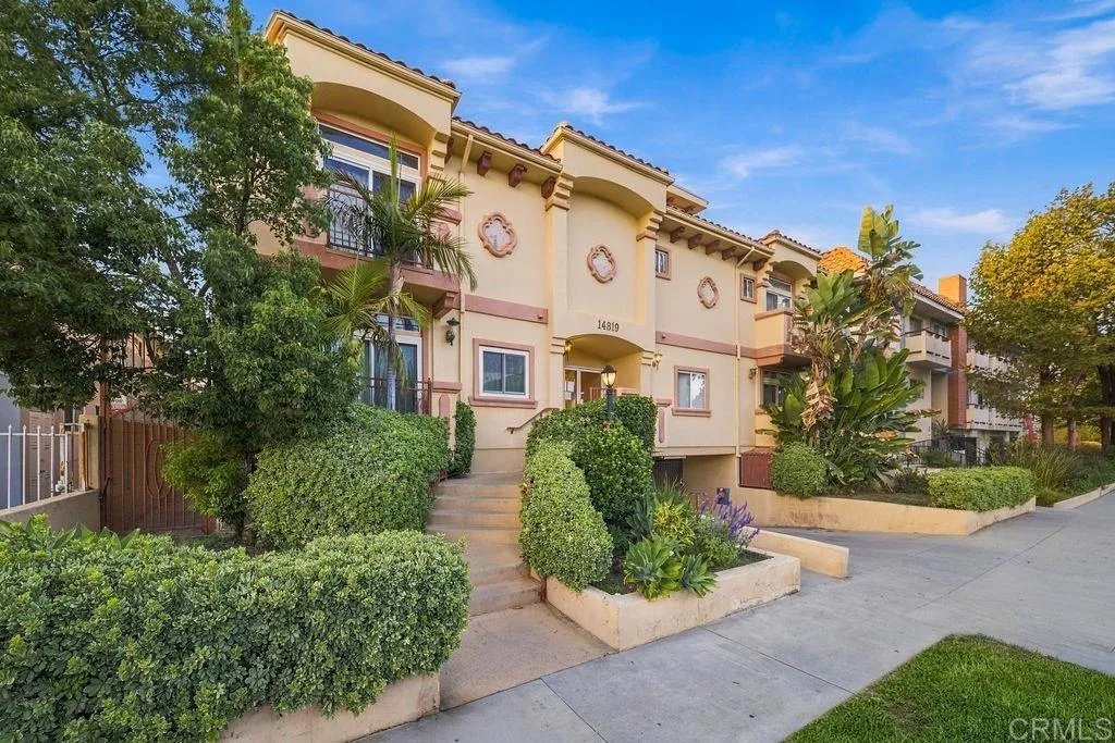 14819 Magnolia Boulevard Unit 7