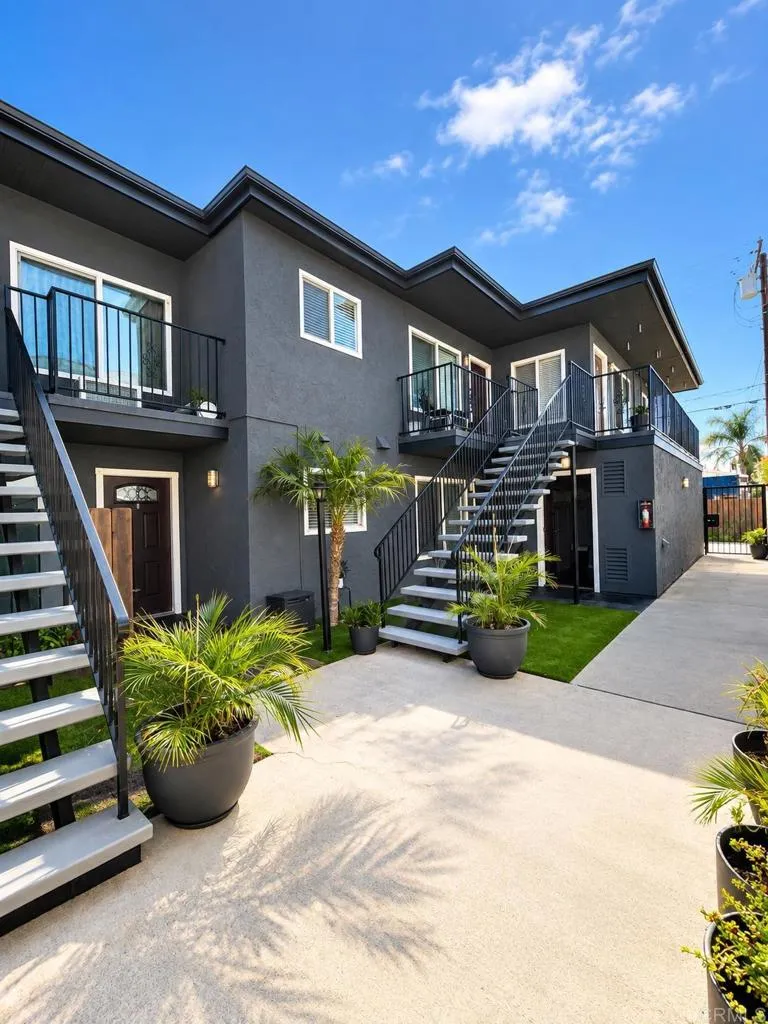 https://cdn.realtyfeed.com/cdn/127/307083704/17aa2ecee4dd6767eac9755bc5ffb7fb.webp