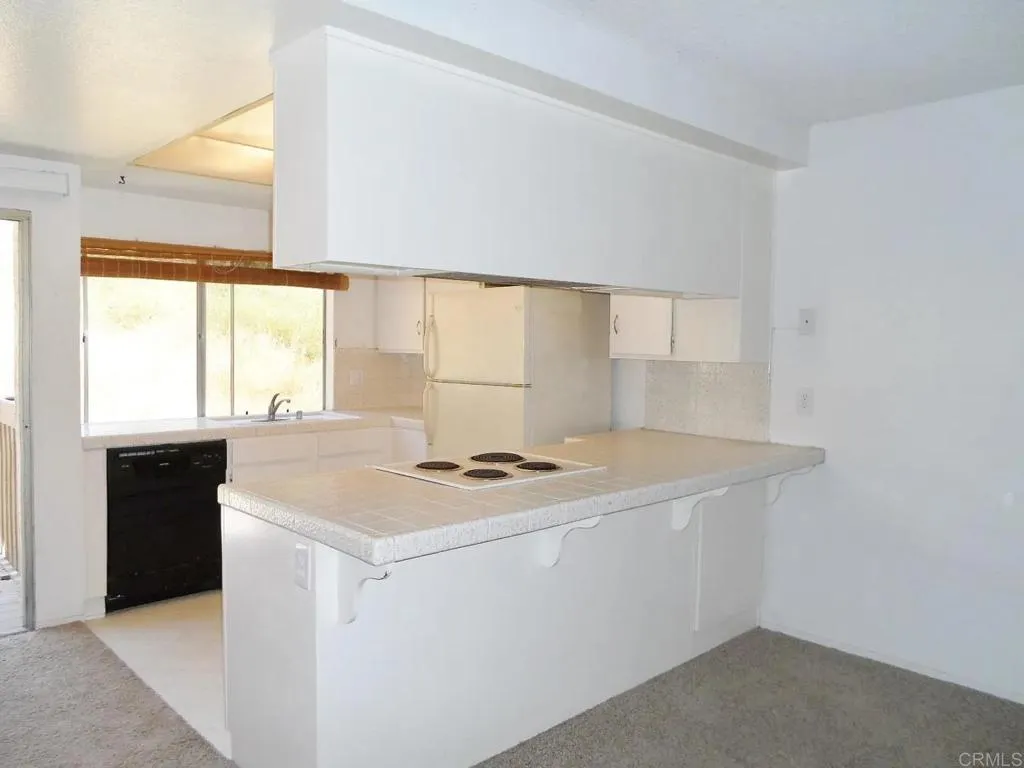 2352 Altisma Way Unit 16, Carlsbad, CA 92009 - Photo 5 of 9, Carlsbad, CA