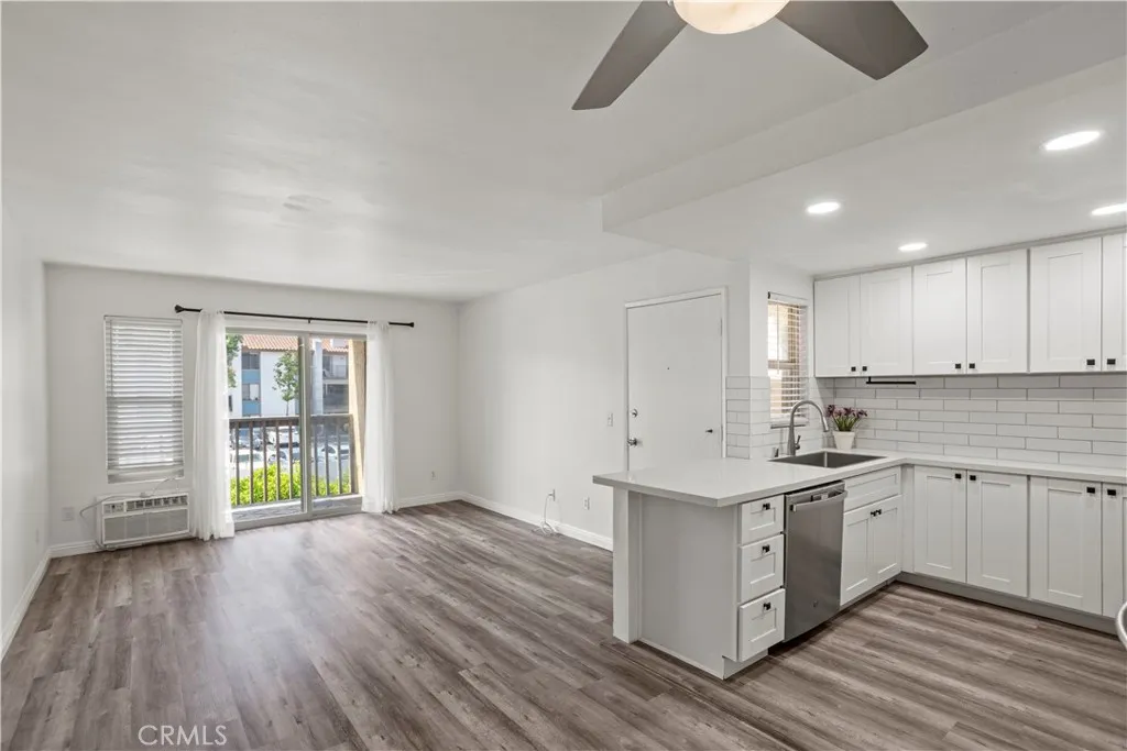 https://cdn.realtyfeed.com/cdn/127/307083747/d9bf8d191768bf66582c1493b11a674e.webp