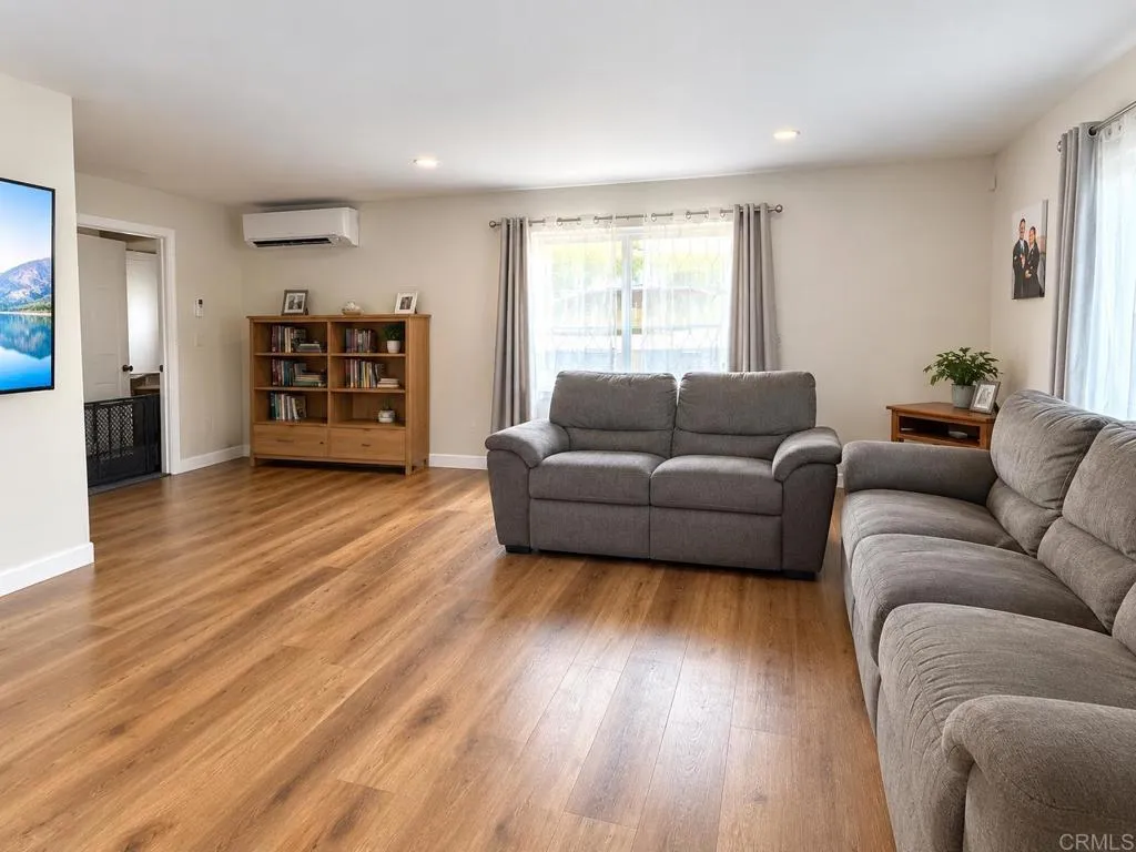 https://cdn.realtyfeed.com/cdn/127/307083752/20780b672d431f76de16ed42843987ed.webp