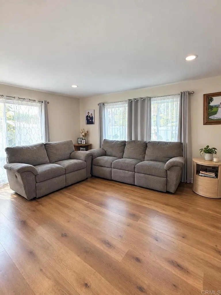 6511 Wunderlin Avenue, San Diego, CA 92114 - Photo 5 of 29, San Diego, CA