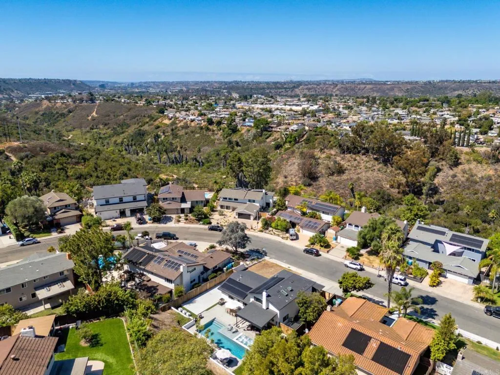 https://cdn.realtyfeed.com/cdn/127/307083779/5abb2de572f25eeb5f861340c303a1ef.webp
