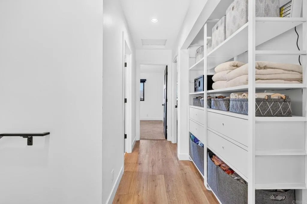 https://cdn.realtyfeed.com/cdn/127/307083779/c8cd96bea537dc68dc486ffcd35b7462.webp