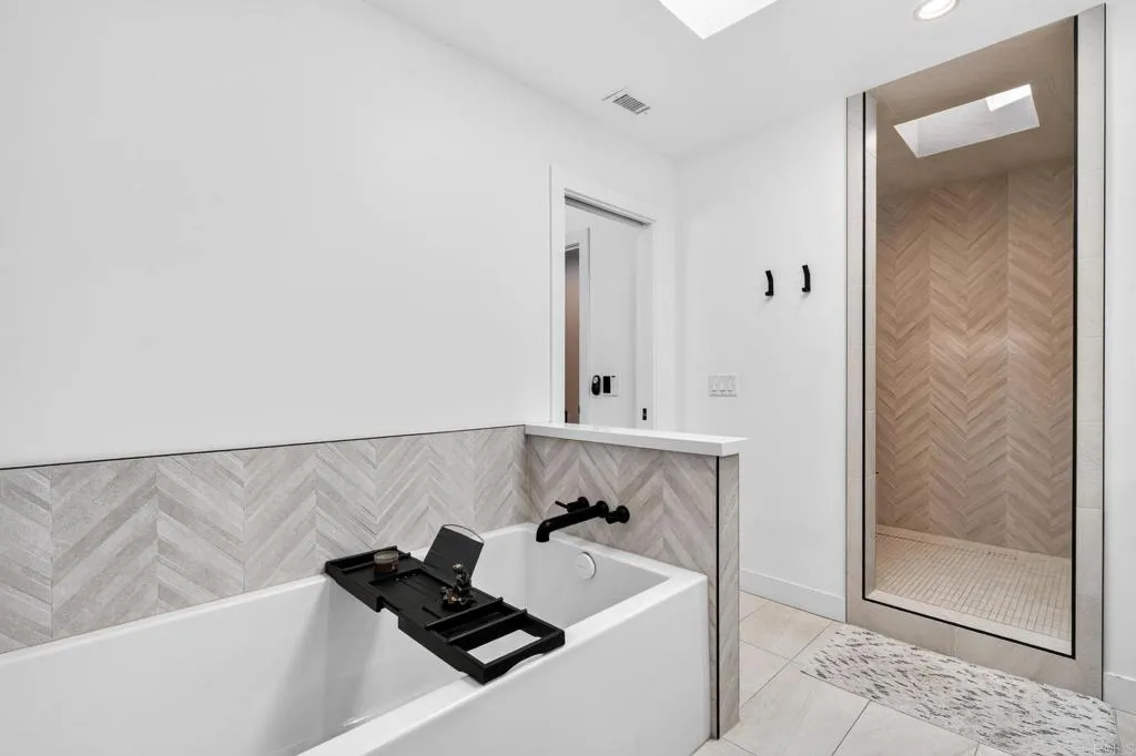 https://cdn.realtyfeed.com/cdn/127/307083779/dcb32a7488460fbf084d8d856f3e2b1e.webp