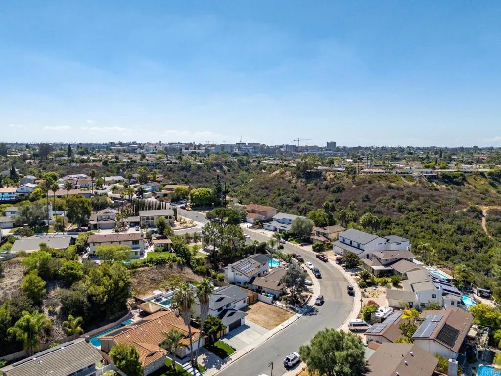 https://cdn.realtyfeed.com/cdn/127/307083779/f1c5ad613c295e4316599cfd6458408f.webp