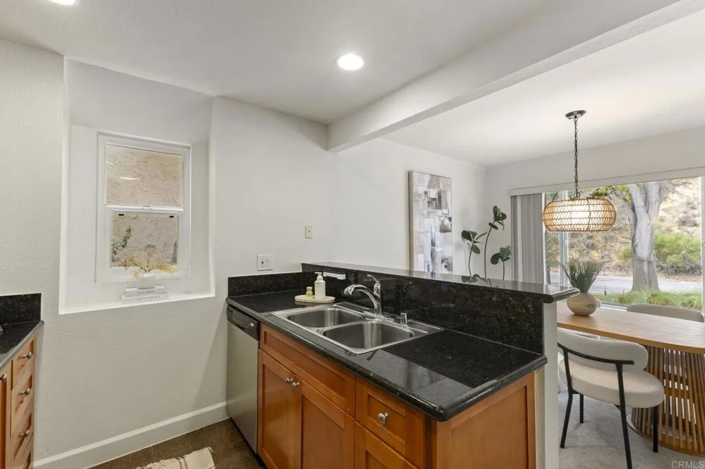 https://cdn.realtyfeed.com/cdn/127/307083803/33c8f40bd1aef0b10aed10af692d079c.webp