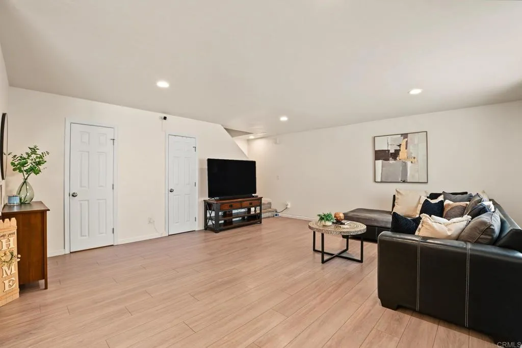 https://cdn.realtyfeed.com/cdn/127/307083847/43700d275ac93bc7d4a69155d176aaaa.webp