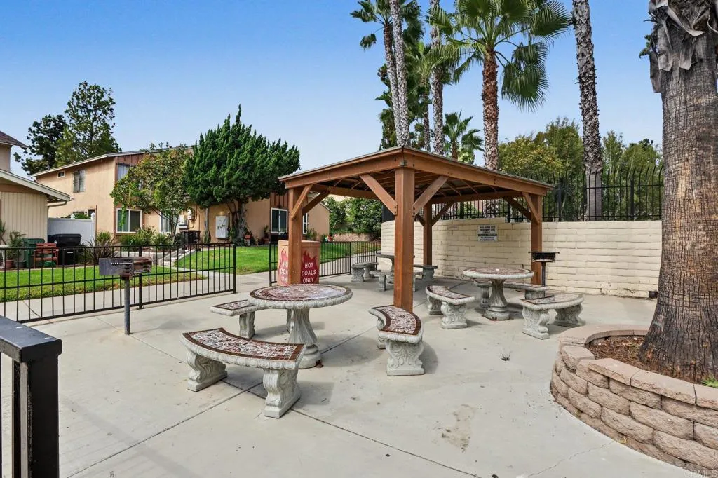https://cdn.realtyfeed.com/cdn/127/307083847/aa9b9f3860cf9f46223bd8dd67da13bb.webp