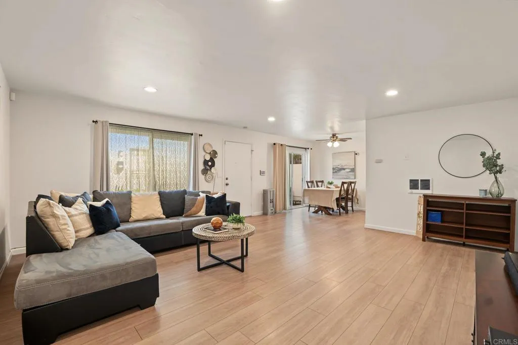 https://cdn.realtyfeed.com/cdn/127/307083847/e4a00afe609192884aa1e13db1bdd649.webp