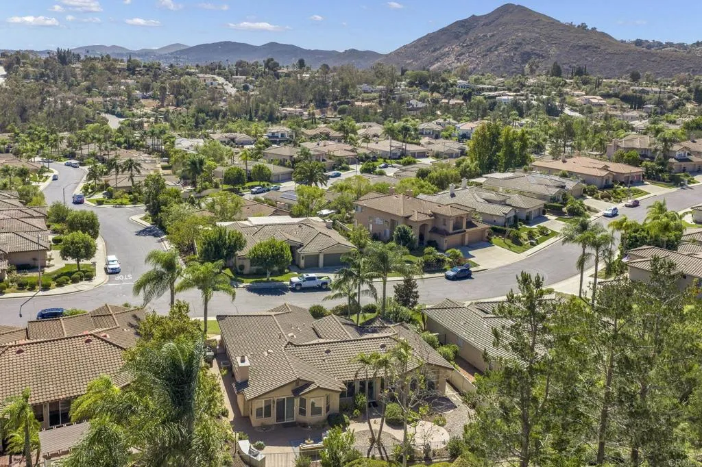https://cdn.realtyfeed.com/cdn/127/307083869/493f74d3823db74d7de822ebb7bc432c.webp
