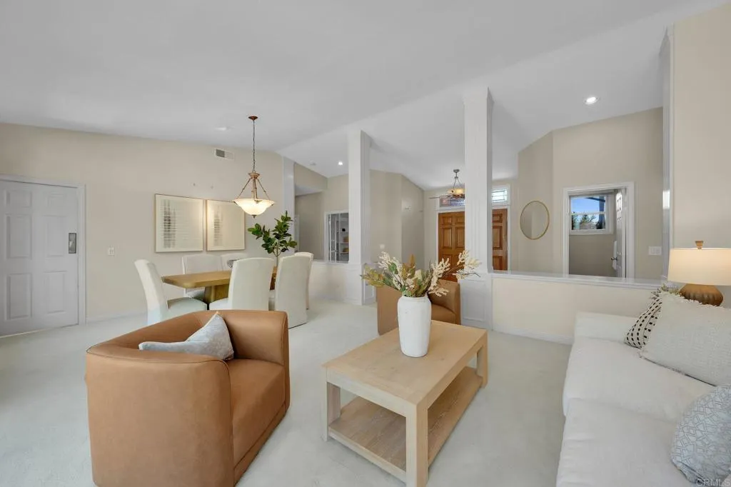 https://cdn.realtyfeed.com/cdn/127/307083869/8913cb1a4197bb9df3392c4b86653c80.webp