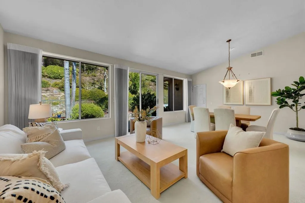 https://cdn.realtyfeed.com/cdn/127/307083869/a448f1cdf17089b760937d5a31e2104e.webp
