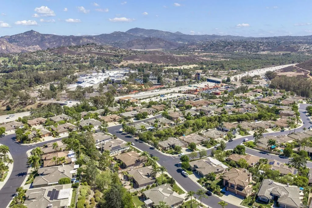 https://cdn.realtyfeed.com/cdn/127/307083869/c74f28f0b0954971ea0f4964335a30f3.webp
