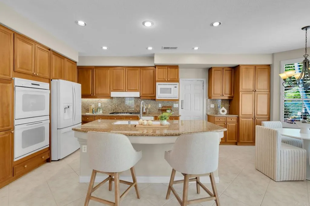 https://cdn.realtyfeed.com/cdn/127/307083869/de9593892e76f7cb46bfc1321543fec1.webp