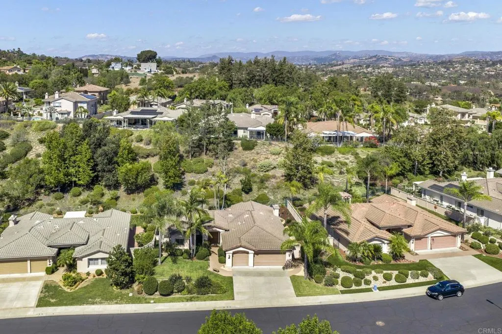 https://cdn.realtyfeed.com/cdn/127/307083869/e7cd05458fd46749fe13b46d0137bd79.webp