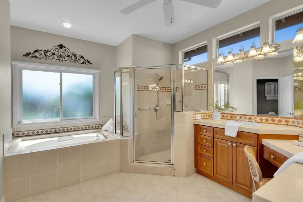 https://cdn.realtyfeed.com/cdn/127/307083869/f21a7bb615e0edb77010198a3a864d46.webp