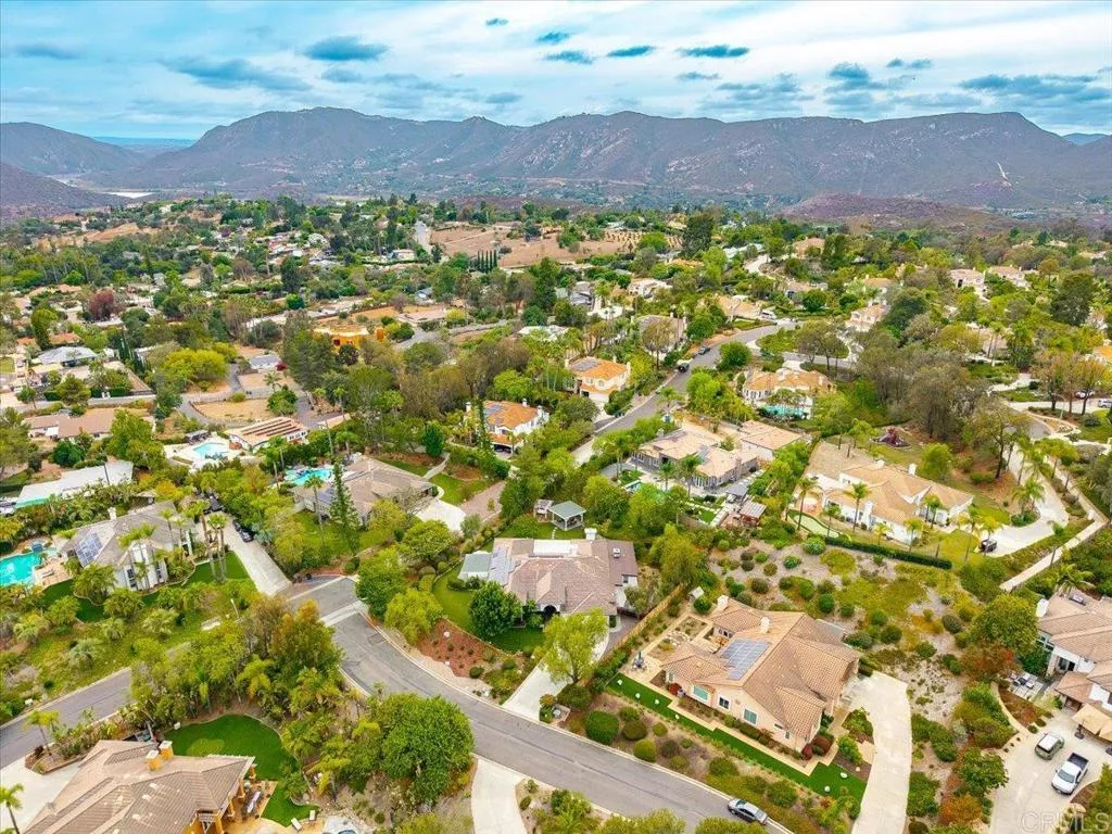https://cdn.realtyfeed.com/cdn/127/307083902/4af8c71910074d4cc58d0887191fb0a2.webp