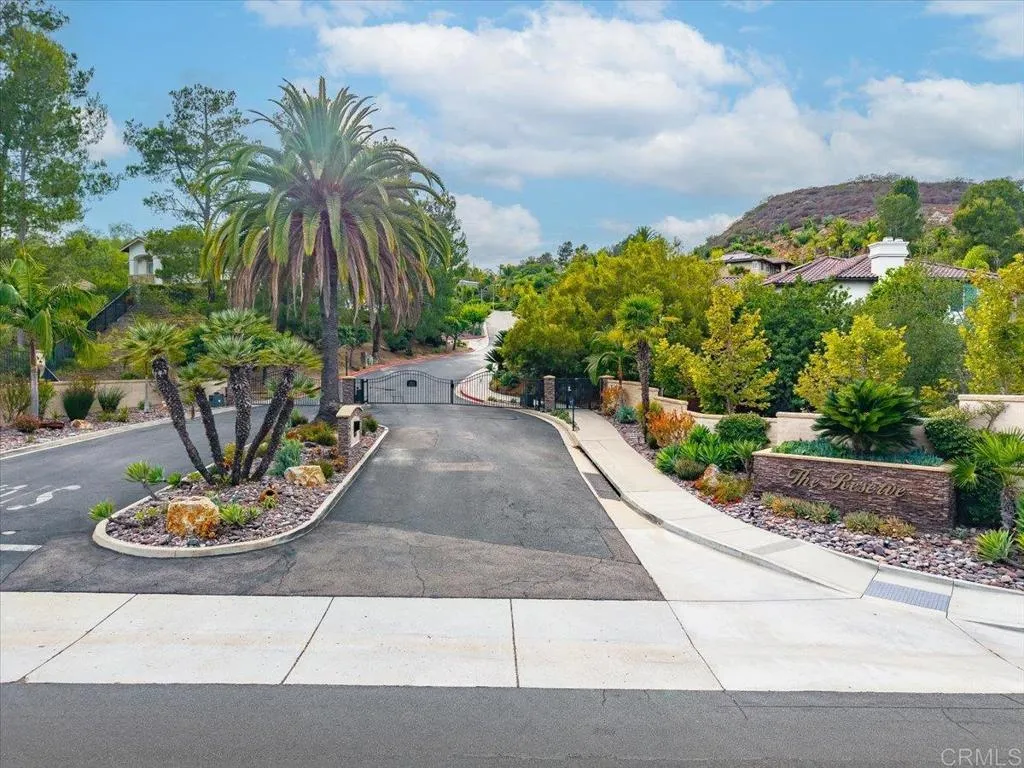 https://cdn.realtyfeed.com/cdn/127/307083902/4dbb00d591e3ed9677b6f141368ed4ab.webp