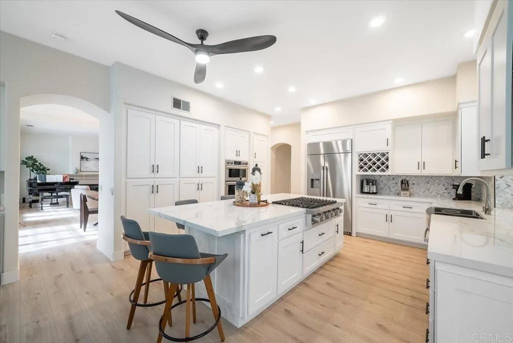 https://cdn.realtyfeed.com/cdn/127/307083902/5b0f3862af8da5598b3200bfbb4ba1c6.webp