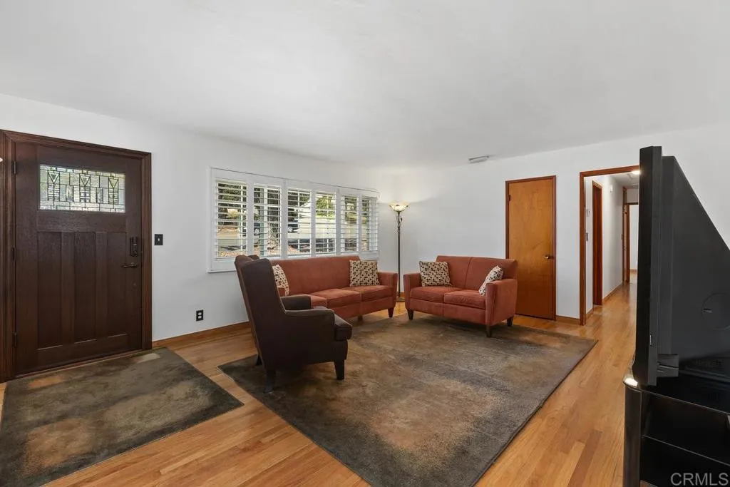 https://cdn.realtyfeed.com/cdn/127/307083904/ccf7167a41f676f136f6d3b7f2efca02.webp